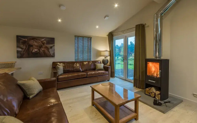 Tay Lodge, Sleep 6, Real log Stove, pet Friendly