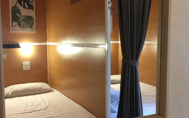 VX The Fifty - Hostel