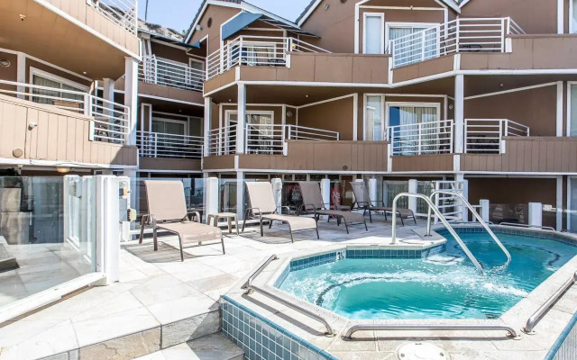 Beachfront Inn and Suites at Dana Point