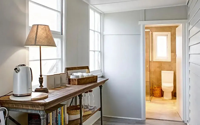 Robertson Public House