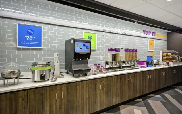 Tru by Hilton Chicopee Springfield