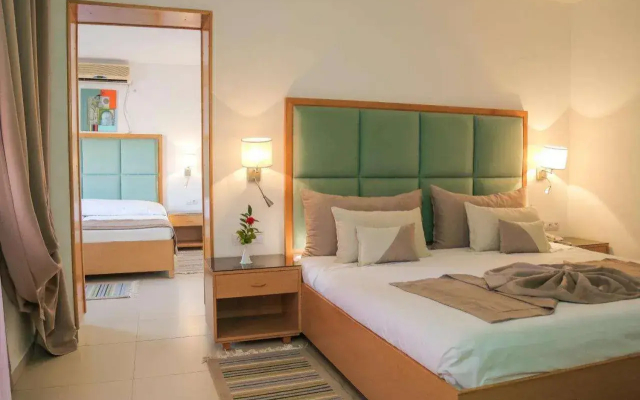 Hotel Marabout - Families and Couples Only