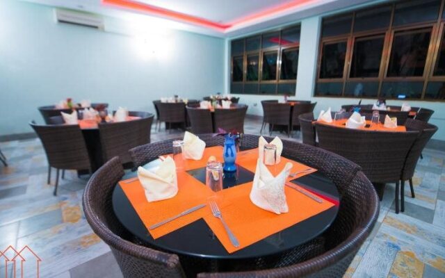 Ci'Sand Suites Hotel