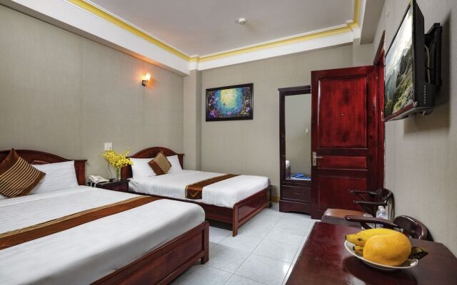 Holiday Hotel