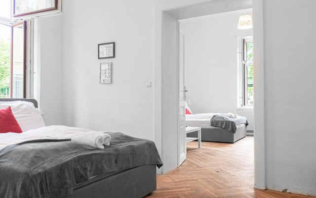 Joyful Apartments at Superb Location near AKH Hospital