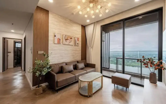 Parkland Riverside Luxury Vacation