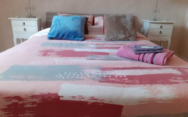 Chambre dans une maison pleine de vie