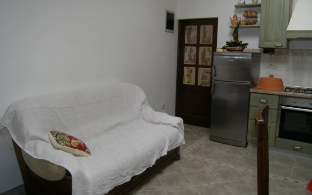Easeful Pifar Apartment great location