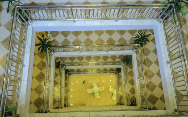 Garalay Hotel