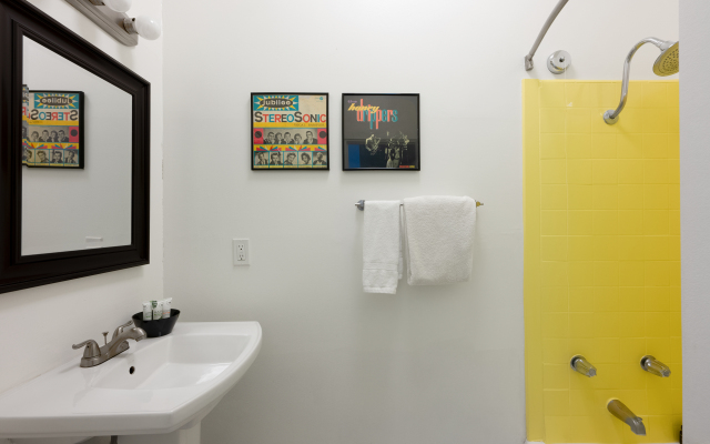 Monkey Tree Hotel 16