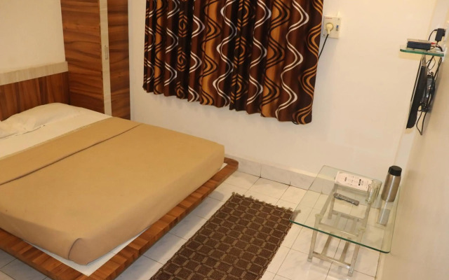 OYO 1959 Hotel Raj