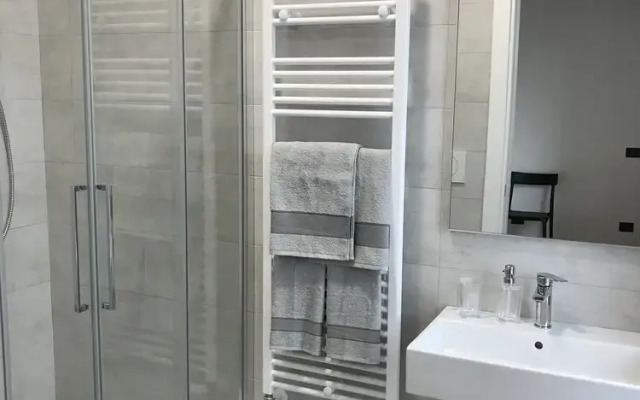 Feel at Home Apartments & Rooms