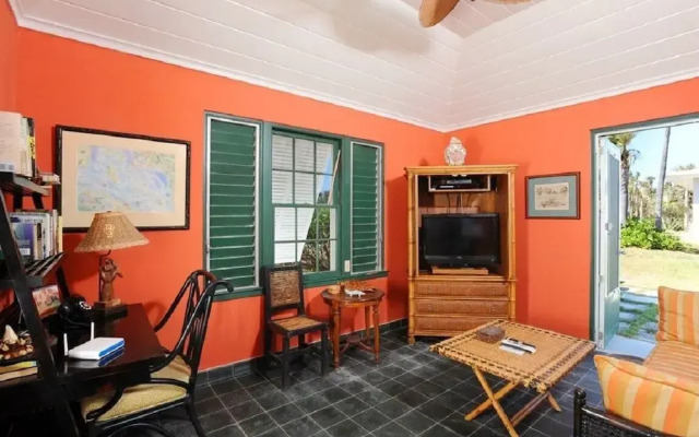 Secluded Paradise: Grand Estate With Kayaks And Snorkeling