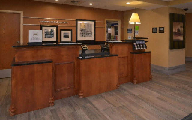 Hampton Inn & Suites Bakersfield North-Airport