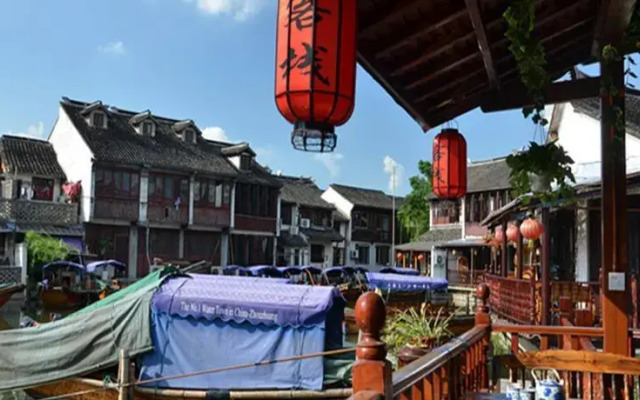 Zhou Zhuang Zhen Feng Inn