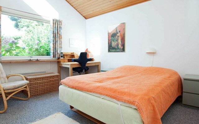 6 Person Holiday Home in Vaeggerlose