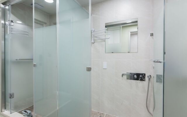 Shining Glory House - Hostel