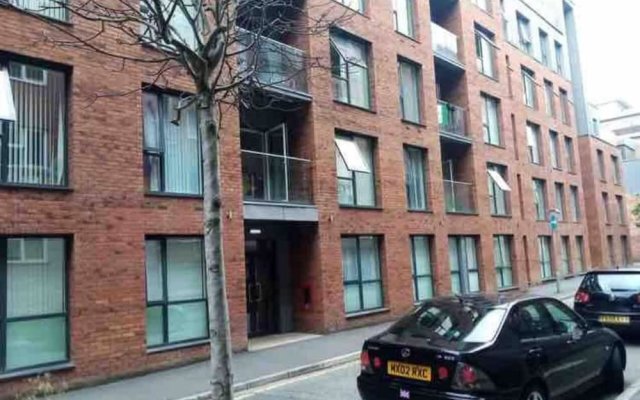 Stylish 2-bed Apartment in Manchester City Center