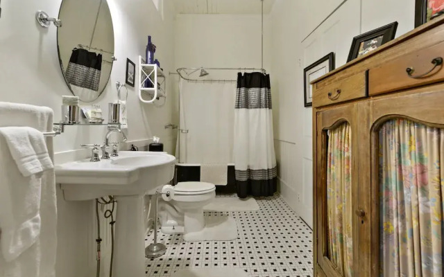 Carroll House Cottages