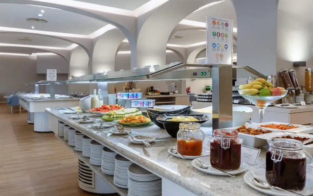 Apartamentos Montechoro Clube 99