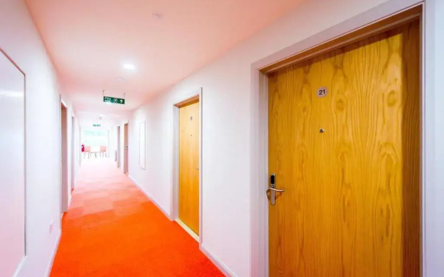 The Lodge At Perth Racecourse
