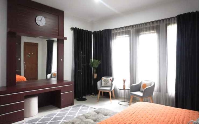Villa Keluarga Thea Home Bandung – Guest Rooms – Cimenyan