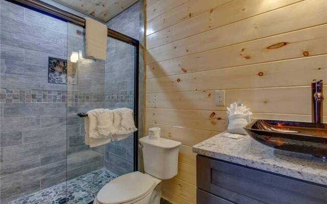 Mirror Pond - Four Bedroom Cabin