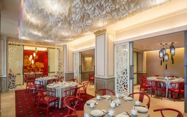 Chatrium Hotel Royal Lake Yangon