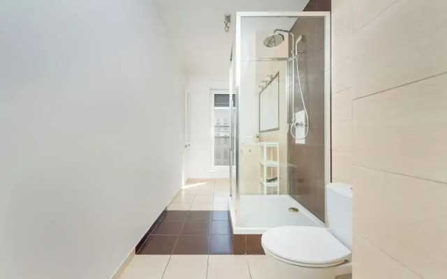 Wroclaw Dark Blue Apartment by Renters