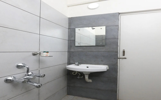 Hotel Delma by OYO