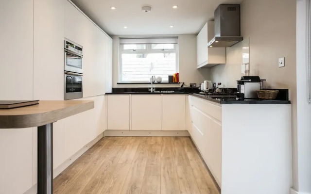 Altido Stylish 3Br Home W/ Garden In Fulham