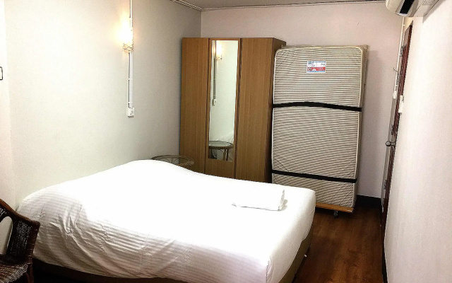Home At Samlan Soi 1