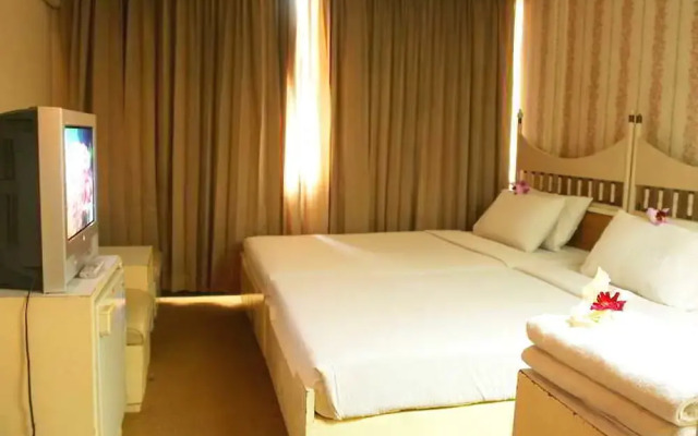Tipchang Lampang Hotel