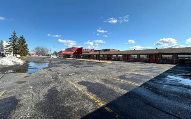 Econo Lodge Cornwall