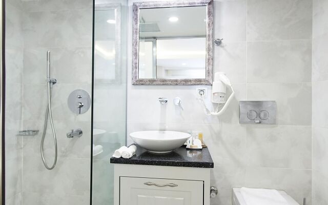 Perla Galata Hotel