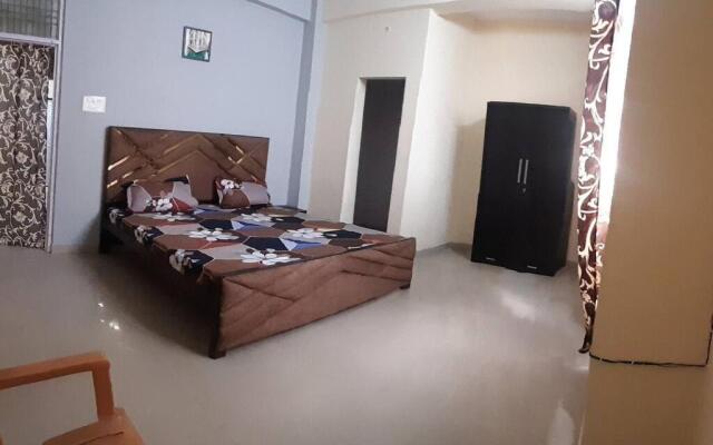 1bedroom ensuit flat with free covered car parking
