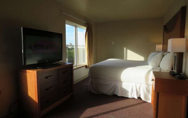 Pacific Sunrise Inn & Suites