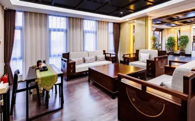 Luxiaolu PLUS Hotel (Xinxiang University Town)