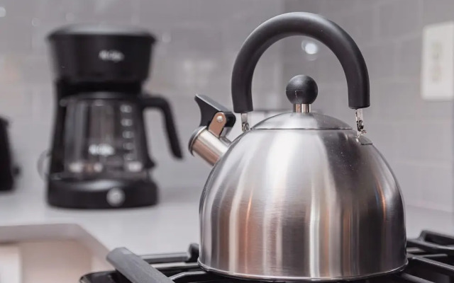 VA - Avalon - Apt 302