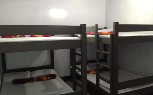 Ysraela Lodging House - Burgos - Hostel