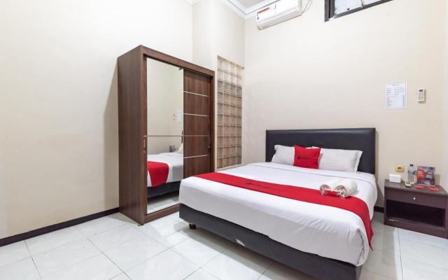 RedDoorz @ Soekarno Hatta