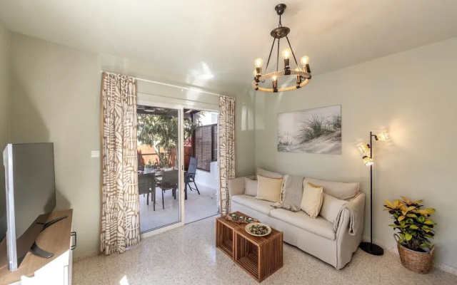 Larnaca Oneiro Seaside Villa