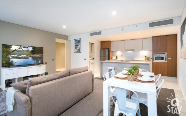 Elston Apartments - Q Stay