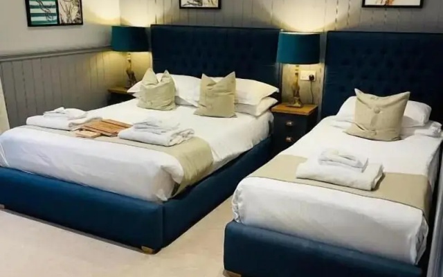 Port Gaverne Hotel