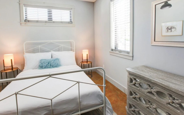 3 bedroom, East 18th Street