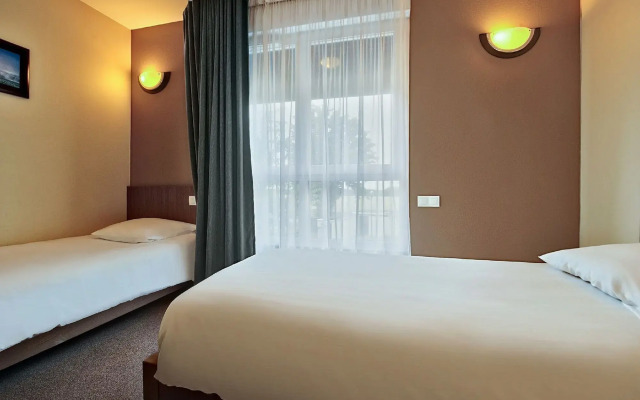 Zenitude Hôtel - Résidences Magny les Hameaux