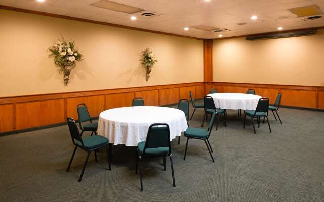 Red Lion Hotel & Conference Center Ellensburg