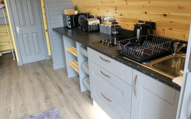 Glampods - 5 Berth Glamping Pod Elgin