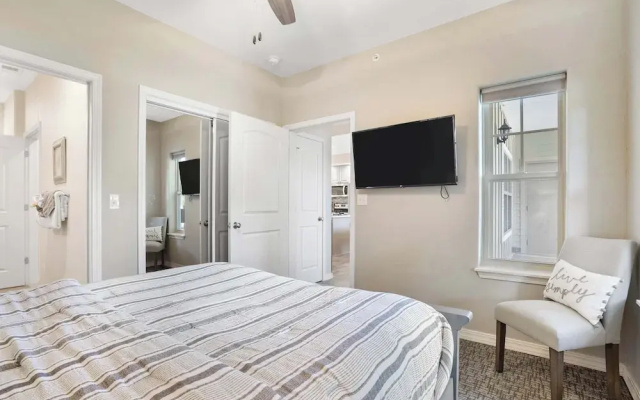 Majestic View Getaway w/ Beautiful Lake Views!