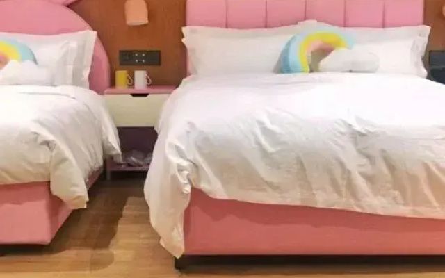 Qianhuju EZ Hotel (Dongqian Lake Guojihuiyizhongxin)